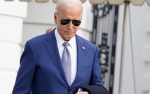 Tổng thống Biden thừa nhận không thể ngăn chặn Houthi trên biển Đỏ