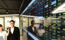 Chứng khoán liên tục lập đỉnh cao mới