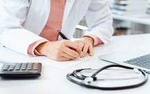 Vấn nạn ‘bệnh nhân ma’ bùng lên tại Anh