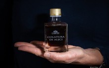 Cứ ngỡ chỉ mình Việt Nam có, 1 quốc gia châu Âu cũng sản xuất nước mắm nhưng đắt đỏ bậc nhất thế giới: 3 năm mới có thành phẩm, giá gần 4 triệu đồng/lít