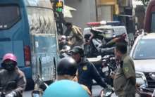 Công an phong tỏa một quán bar ở quận Tân Phú