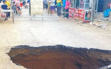 Xuất hiện 'hố tử thần' ở Hòa Bình, 7 hộ dân phải sơ tán