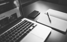 Bị bắt vì xem phim 'đen', người đàn ông kiện cảnh sát và thắng