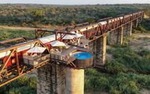 Tàu bỏ hoang thành điểm check-in 'độc nhất vô nhị'