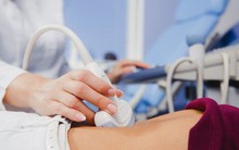 Đau bụng đi khám, nữ giám đốc phát hiện tổn thương gan: Nguyên nhân là thứ không ngờ tới