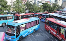 Giá xăng tăng liên tiếp, doanh nghiệp vận tải vẫn giữ giá cước