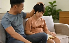 Bắt gặp con có hành vi không đúng mực lúc 2h sáng, người cha có cách ứng xử xứng đáng đưa vào sách giáo khoa
