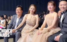 Khung hình hot quy tụ 2 đôi vợ chồng hot nhất nhì Vbiz: Nhã Phương "đánh dấu chủ quyền", nhan sắc Hari Won quá đỉnh!