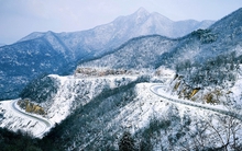 Ở dãy núi 1.777m của Trung Quốc có một "chiến hạm" rộng 100 km, rất bí ẩn: Mục đích vượt xa tưởng tượng