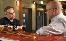 Xuất hiện công việc được quảng cáo là ‘tốt nhất thế giới’, 2.500 ứng viên khắp mọi nơi tới ứng tuyển: Chỉ ‘ngồi uống bia’ là kiếm được tiền