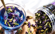 Phụ nữ dùng trà hoa đậu biếc sẽ giúp da sáng hồng, tóc suôn mượt: Nhưng cần nhớ 5 nhóm người không được uống