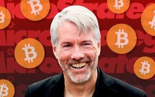 Cuộc sống của CEO lấy 4 tỷ USD tiền công ty mua Bitcoin từ 4 năm trước giờ ra sao?