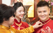 Mẹ vợ làm điều đặc biệt với Quang Hải ở lễ ăn hỏi, phản ứng của Chu Thanh Huyền mới bất ngờ