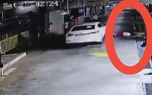 CLIP: Ô tô tông người trong chung cư ở Bình Dương