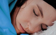 Đêm nào đi ngủ cũng thấy cơ thể phát ra 5 "tín hiệu" bạn cần đi khám khẩn cấp để tránh suy thận