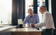 Nhiều "cụ ông, cụ bà" U80, U90 tại Việt Nam sở hữu khối tài sản hàng trăm, hàng nghìn tỷ đồng vẫn miệt mài điều hành cơ nghiệp