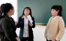 Học sinh bị sốt, giáo viên chuyển phòng học, phản ứng phụ huynh khiến hàng ngàn người "sốc" nặng: Đây là cha mẹ kiểu gì?