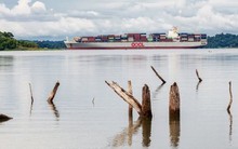 Kênh đào Panama ‘khát’ nước: Tuyến đường thủy trị giá 270 tỷ USD bị tê liệt, có chủ hàng sẵn sàng chi 4 triệu USD để dành vé đi qua