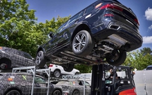 Bimmer sẽ không muốn thấy cảnh này: Mỗi năm có 10.000 xe BMW bị phá tại đây, nhiều chi tiết bị ép nát thành khối