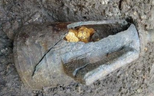 Phát hiện hàng trăm ‘vật thể xếp thành cọc’ sáng rực, công trình đang xây dựng lập tức dừng thi công, đội ngũ chuyên gia khẩn cấp di dời để nghiên cứu: Ngỡ ngàng vì kho báu lên tới hàng chục tỷ đồng