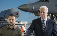 Tướng Mỹ lập danh sách vũ khí giúp quân Ukraine đối đầu Nga hiệu quả: Hé lộ lý do ông Biden chưa duyệt