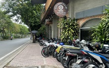 Một quận ở TP HCM 3 tháng thu phí vỉa hè được 1,5 tỉ đồng