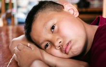 Những âm thanh thường xuyên từ nhà bên khiến tôi hiểu ra: Cha mẹ làm điều này, não bộ của con sẽ bị thoái hóa