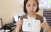 Ra đời bươn chải vì trượt đại học, 12 năm sau đến ngân hàng vay tiền, nhân viên từ chối vì kê sai thông tin: Cô đã tốt nghiệp đại học
