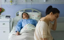 Trước khi qua đời, bố đưa cho tôi một tấm thẻ và dặn ông đi rồi thì hãy kiểm tra, ngày đến ngân hàng, người tôi run lên khi số dư hiện ra