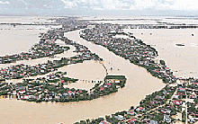 Gần 18.000 nhà dân bị ngập ở Quảng Bình: Hình ảnh kinh hoàng từ tâm lũ Lệ Thủy