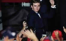 Phản ứng bất ngờ của Barron Trump khi bạn bè hỏi bỏ phiếu cho ai - câu trả lời tiết lộ tham vọng lớn của ‘Thái tử Nhà Trắng’
