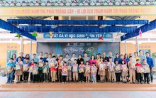 Dự án “Nối vòng tay ấm” triển khai hỗ trợ trẻ em đến trường hậu bão