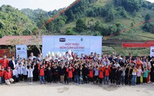 CHIN-SU mang cơm có thịt đặc biệt lên vùng cao, “tiếp sức học trò, tiếp lửa thầy cô”