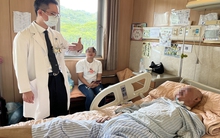 Đột nhiên không làm được 1 việc khi hát karaoke, người đàn ông nhận chẩn đoán ung thư sau 1 tuần