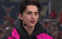 Mỹ nam đẹp trai nhất thế giới bất ngờ “đổi nghề” lên sóng thể thao, nói câu nào gây ngỡ ngàng câu đó