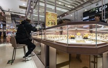 Người đàn ông chi 5 tỷ đồng mua vàng không cần nhìn giá: Cách thức thanh toán bất thường, chủ tiệm nghi ngờ báo ngay cho cảnh sát