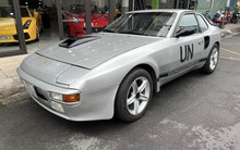 Lần đầu bắt gặp ông Đặng Lê Nguyên Vũ lái Porsche 944 sau gần một năm: Xe đã được dọn lại, thay tem, bỏ biển đẹp