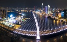 Ngắm cầu Ba Son rực rỡ ánh đèn, hút khách check-in trước thềm năm mới 2025