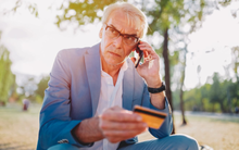 Chuyển khoản nhầm hơn 700 triệu, đối phương kiên quyết không trả, ngân hàng từ chối giải quyết: May mắn lấy lại được tiền nhờ biết cách cầu cứu ‘đúng người’