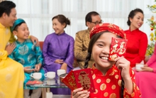 Tình huống "ngượng chín người" của nhiều ông bố bà mẹ "mùa nhận lì xì" của các con: Chê tiền ít ngay trước mặt người tặng, làm sao bây giờ?