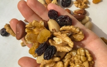 Ăn bao nhiêu hạt mỗi ngày dịp Tết để không sợ béo? 2 lưu ý khi ăn, cái đầu tiên nhiều người mắc mà không hay biết