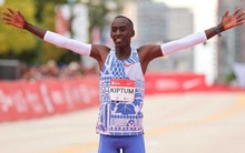 Sốc: Kỷ lục gia marathon thế giới Kelvin Kiptum tử nạn