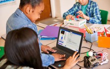 Các công ty tại Mỹ đang sử dụng AI để giám sát tin nhắn của nhân viên