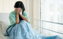 Nữ nhân viên kinh doanh 25 tuổi đã được chẩn đoán mắc ung thư vú, hóa ra là do những thứ cô làm đẹp thường xuyên