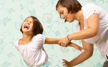 Người phụ nữ lỡ vung tay đánh con gái rồi hối hận tự trách mình "thất bại", kể chi tiết khiến nhiều bà mẹ gật đầu lia lịa đồng cảm