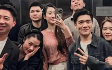 Hoa hậu Đỗ Mỹ Linh và chồng chủ tịch tụ tập cùng người thân đầu năm, một cử chỉ đủ thấy nàng hậu hạnh phúc khi làm dâu hào môn