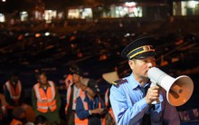 Khai hội Chùa Hương: Vắng vẻ bất ngờ, lái đò ngóng khách