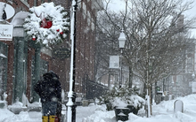 Bão trút tuyết dày hơn 30 cm xuống vùng Đông Bắc nước Mỹ