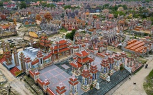 Choáng ngợp "thành phố ma" xa hoa, tráng lệ như lăng tẩm vua chúa ở Huế