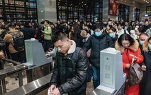 Sau Tết, Thượng Hải thuê máy bay, xe lửa làm gì?